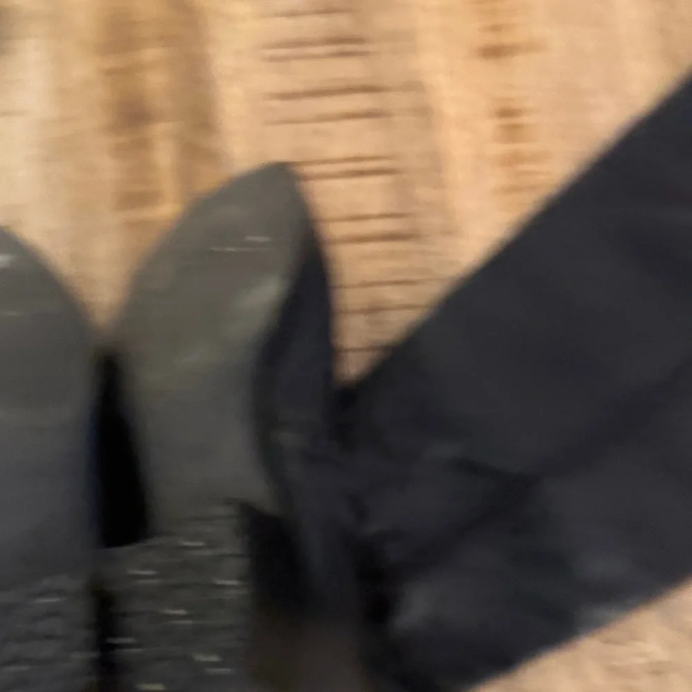 100% genuine Black Leather Knee-High Boots EUC INSIDE Zipper